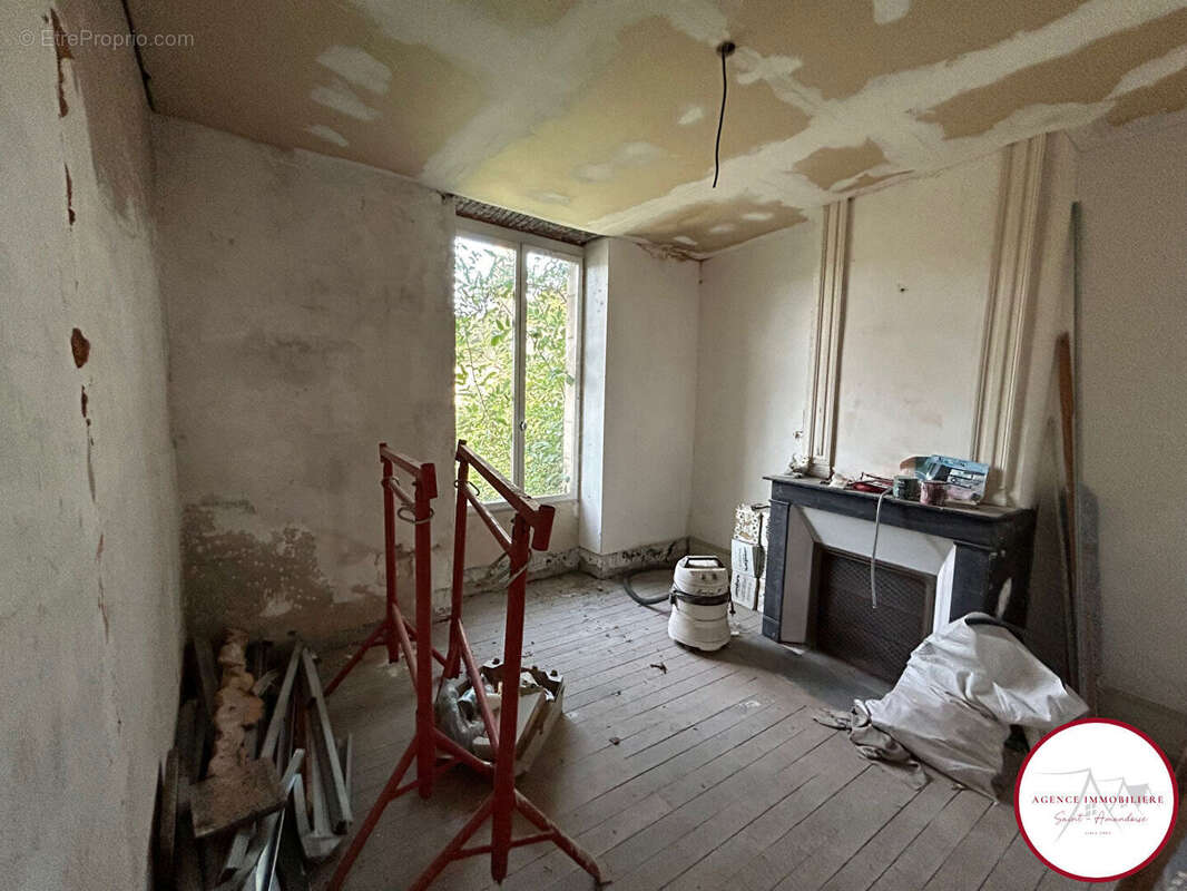 Maison à SAINT-AMAND-MONTROND