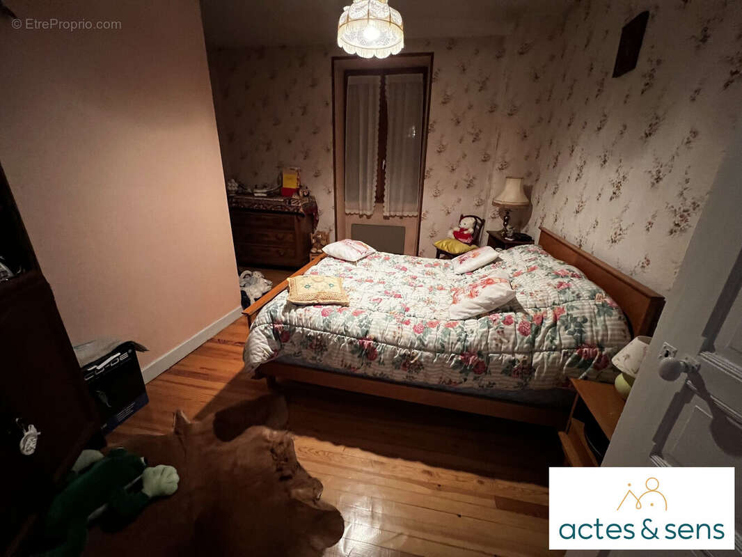 Maison à SAINT-JULIEN-MONT-DENIS