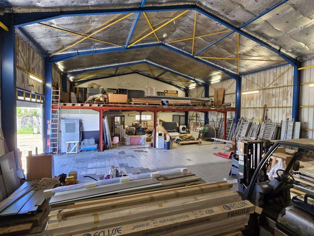 Commerce à SAINTE-MARIE