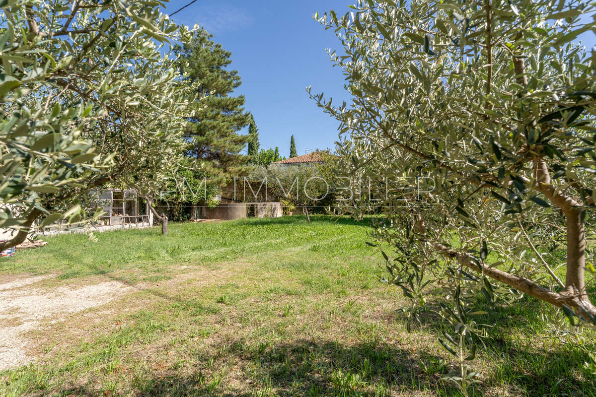 Maison à CADENET