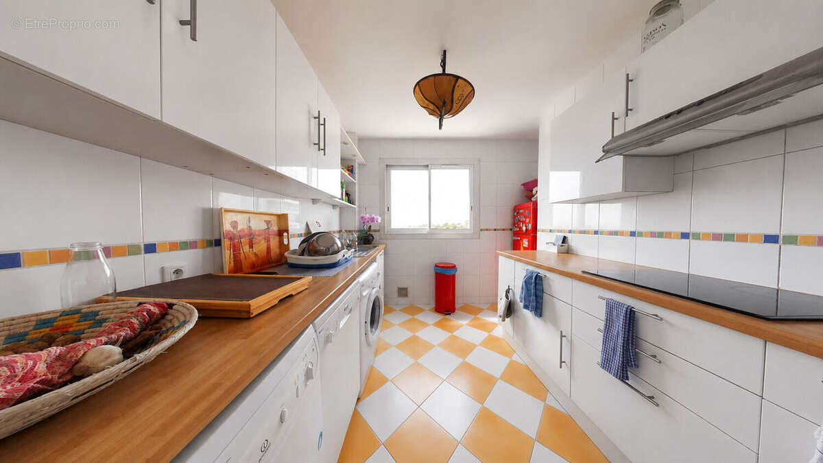 Appartement 3 pièces de 71 m² avec vue imprenable sur la Loire - photo 2