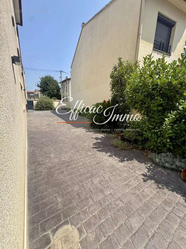 Bien à usage mixte de 154,51 m² avec garage, jardin et prestations haut de gamme - photo 18