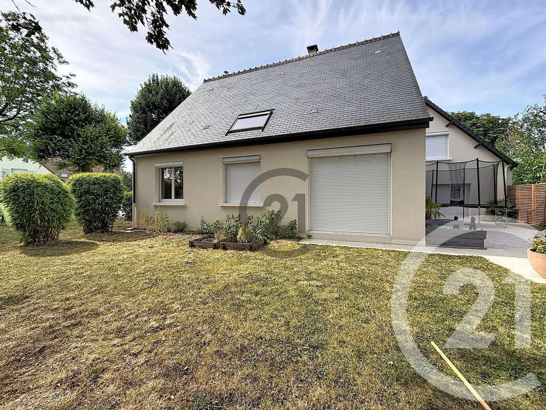 Maison 191 m² à Saint-Julien-Les-Villas  - photo 18
