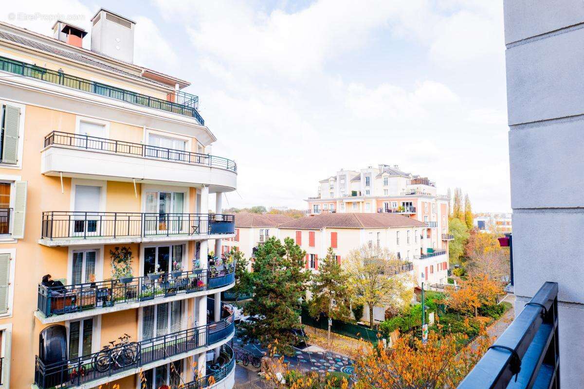 Appartement à VILLENEUVE-LA-GARENNE