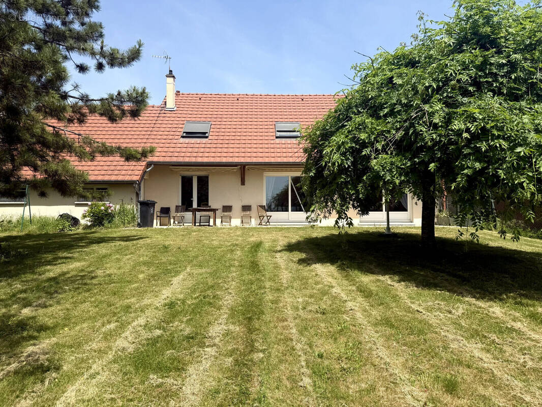Maison à SOMMEPY-TAHURE