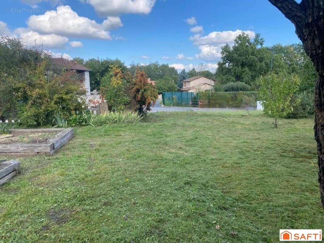 Photo 2 - Terrain à LA CHAPELLE-DE-GUINCHAY