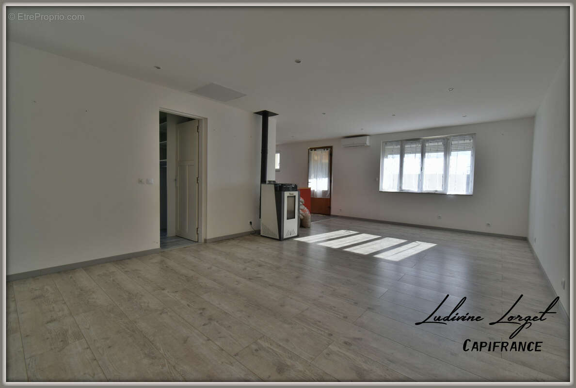 Maison à vendre 4 pièces de plain-pied Hameau de NEUILLY SAINT FRONT (02) - 86m2 habitables - 3 chambres- sous sol - Terrain 900 - photo 3