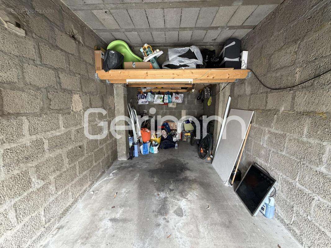 Parking à SAINT-MARTIN-LE-VINOUX