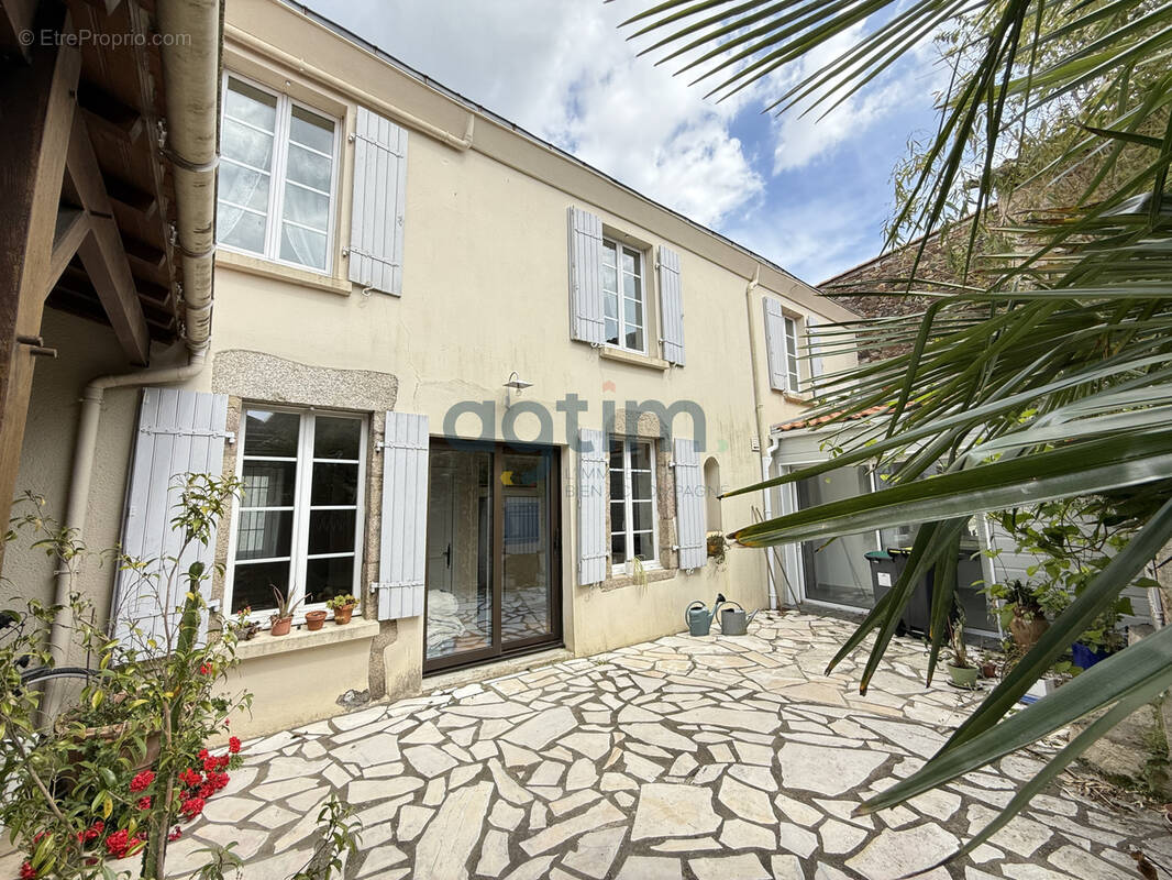 Maison à VIEILLEVIGNE