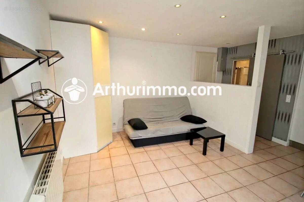 Appartement à SAVIGNY-LE-TEMPLE