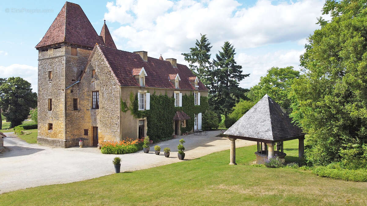 Demeure de prestige Marcillac Saint Quentin 16 pièce(s) 512 m2 - photo 6