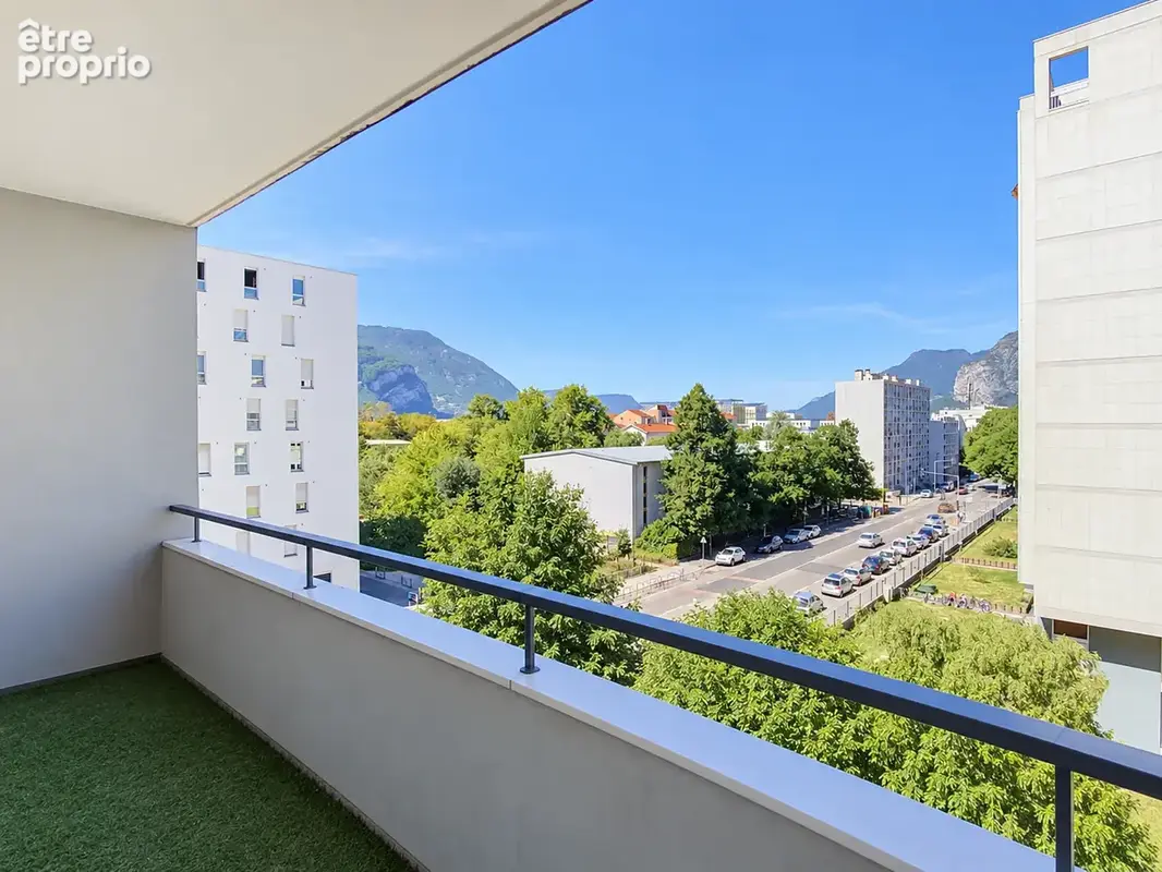 Exclusivité - T3 de 68m2 avec balcon (possibilité 3 chambres) - photo 2
