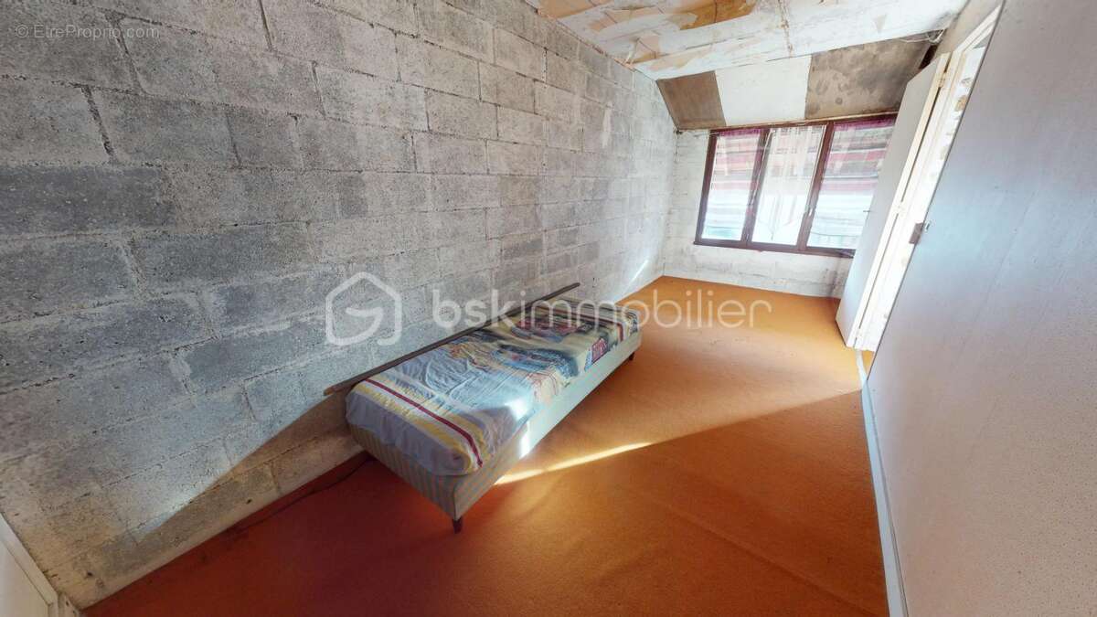 Maison à BEAUNE-LA-ROLANDE