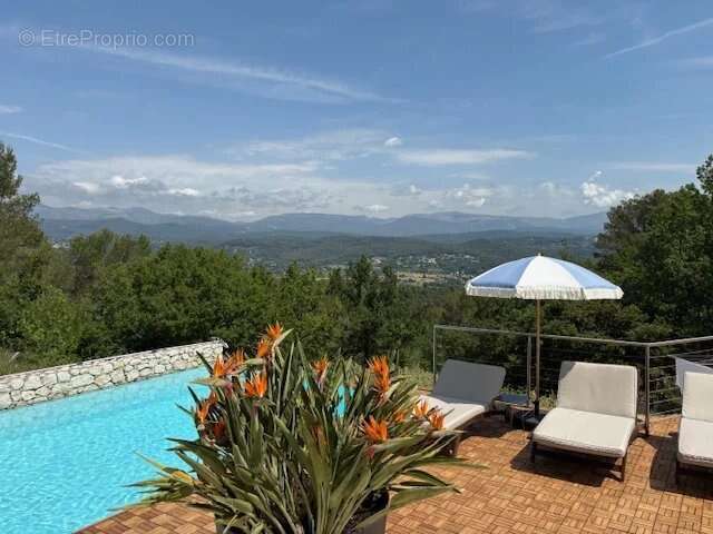 Maison à TOURRETTES