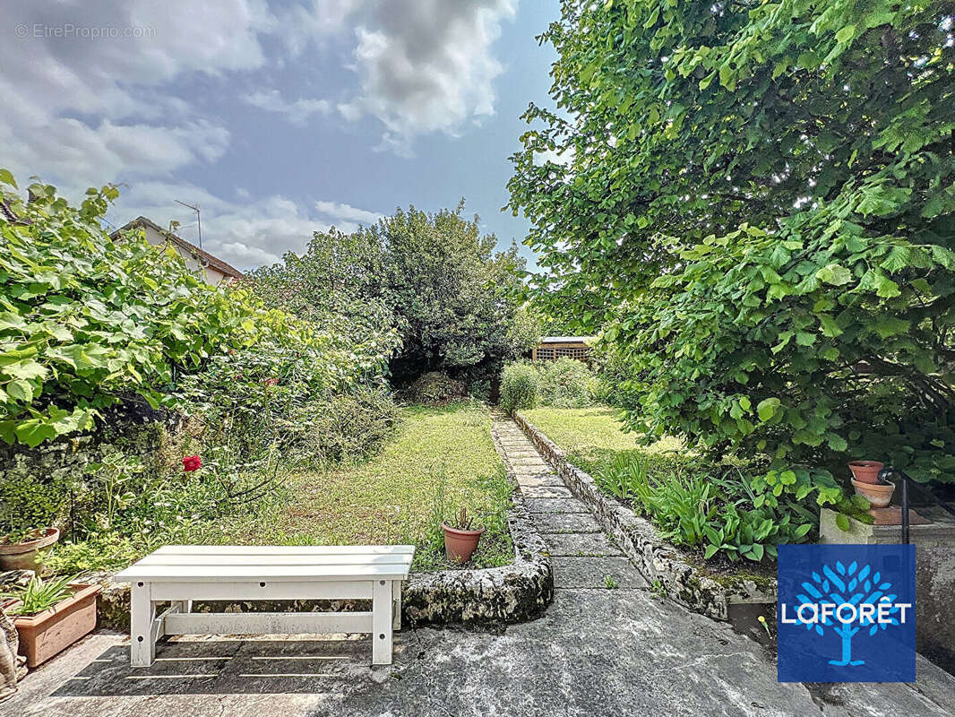 Maison à LA FERTE-ALAIS