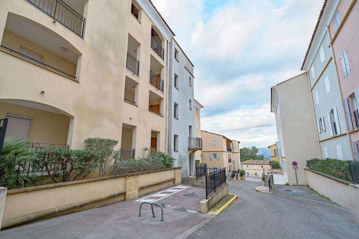 Appartement à MALLEMORT