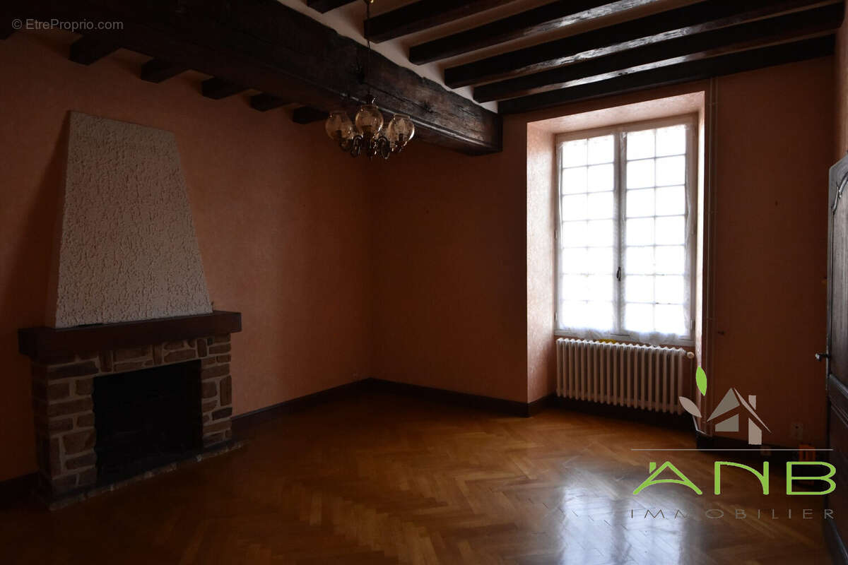 Maison à CHARROUX