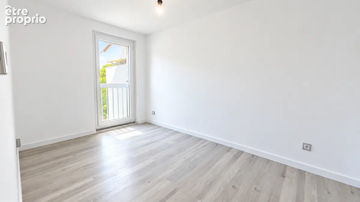 Appartement 3 pièces à vendre à Marseille - Dernier étage avec balcon et terrasse - photo 3