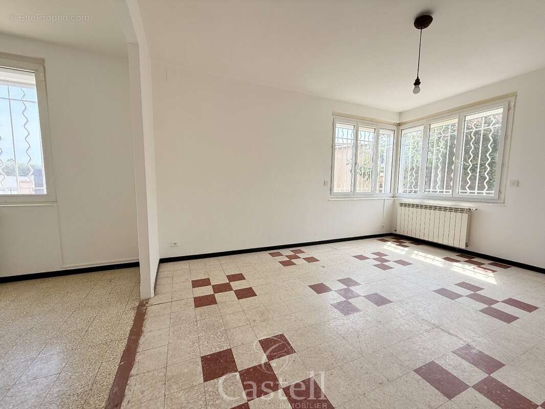 *** maison de plain pied 4 faces, garage *** - photo 5
