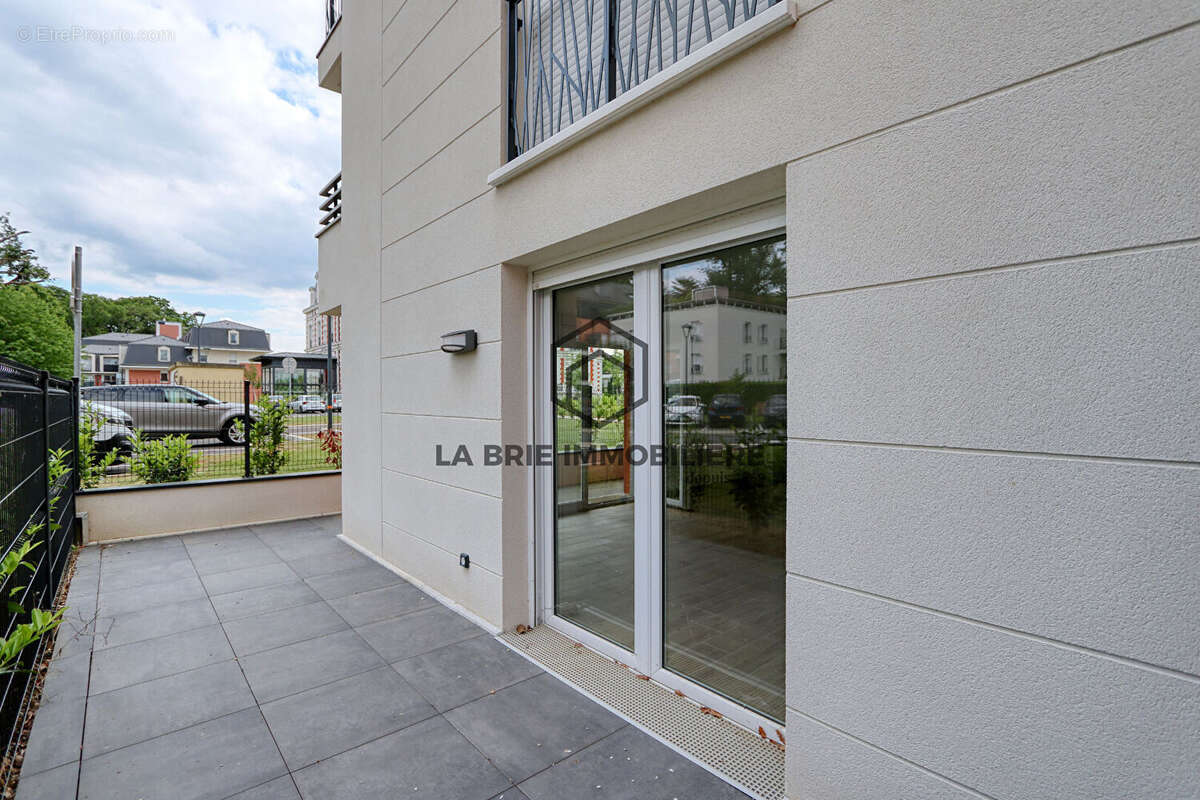 Appartement à EMERAINVILLE