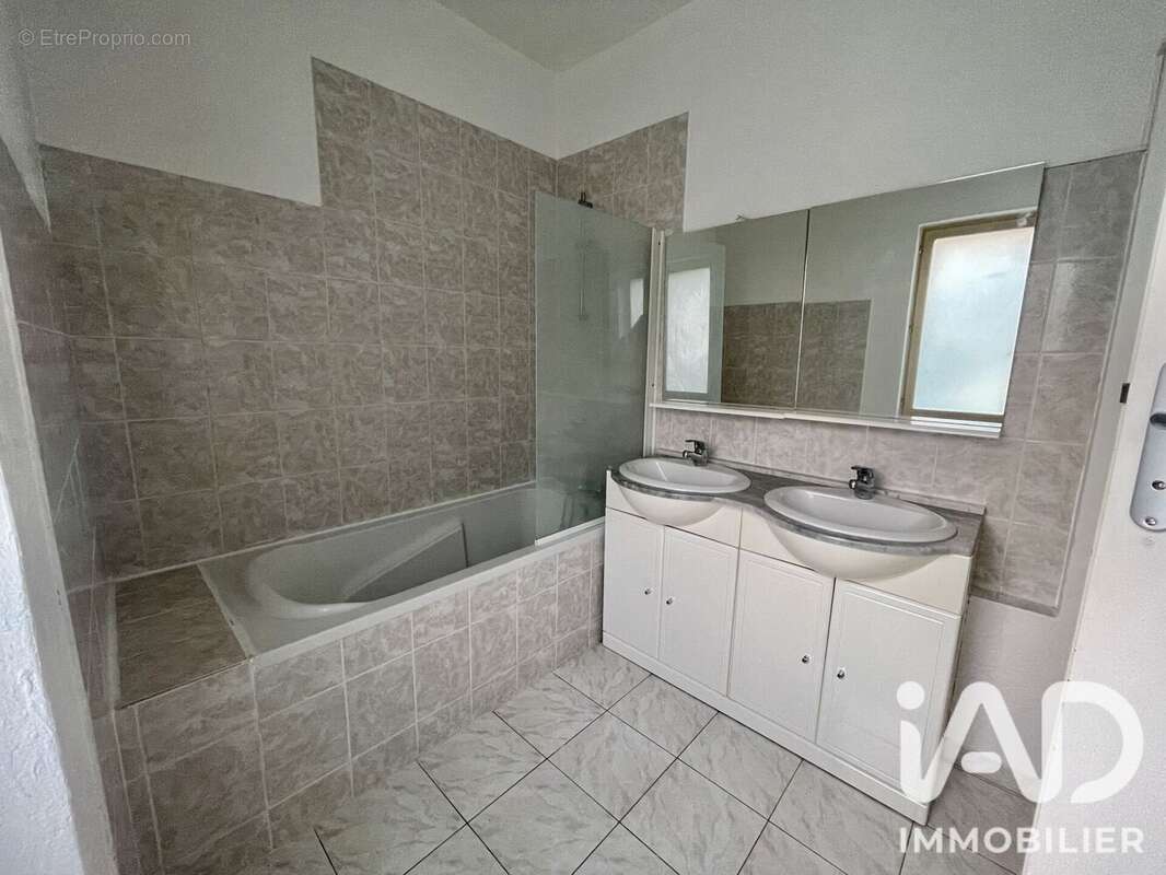 Appartement 93 m² à Cormery  - photo 9