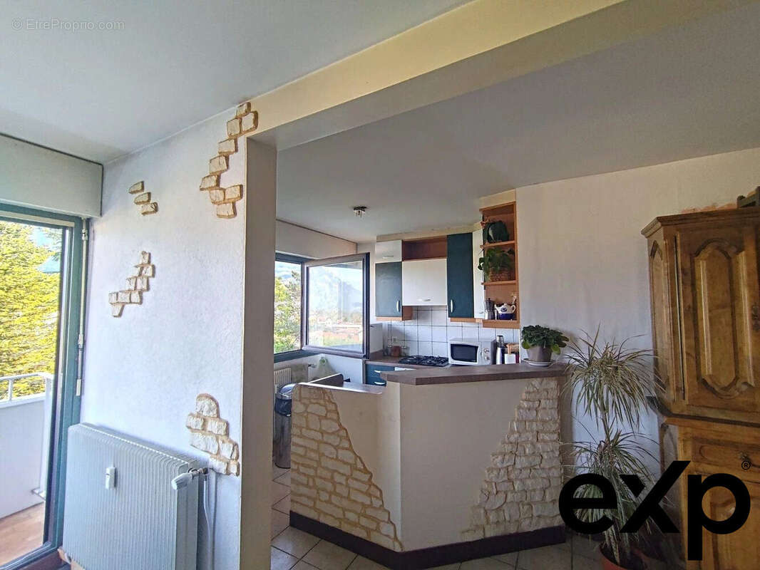 Appartement à LA ROCHE-SUR-FORON