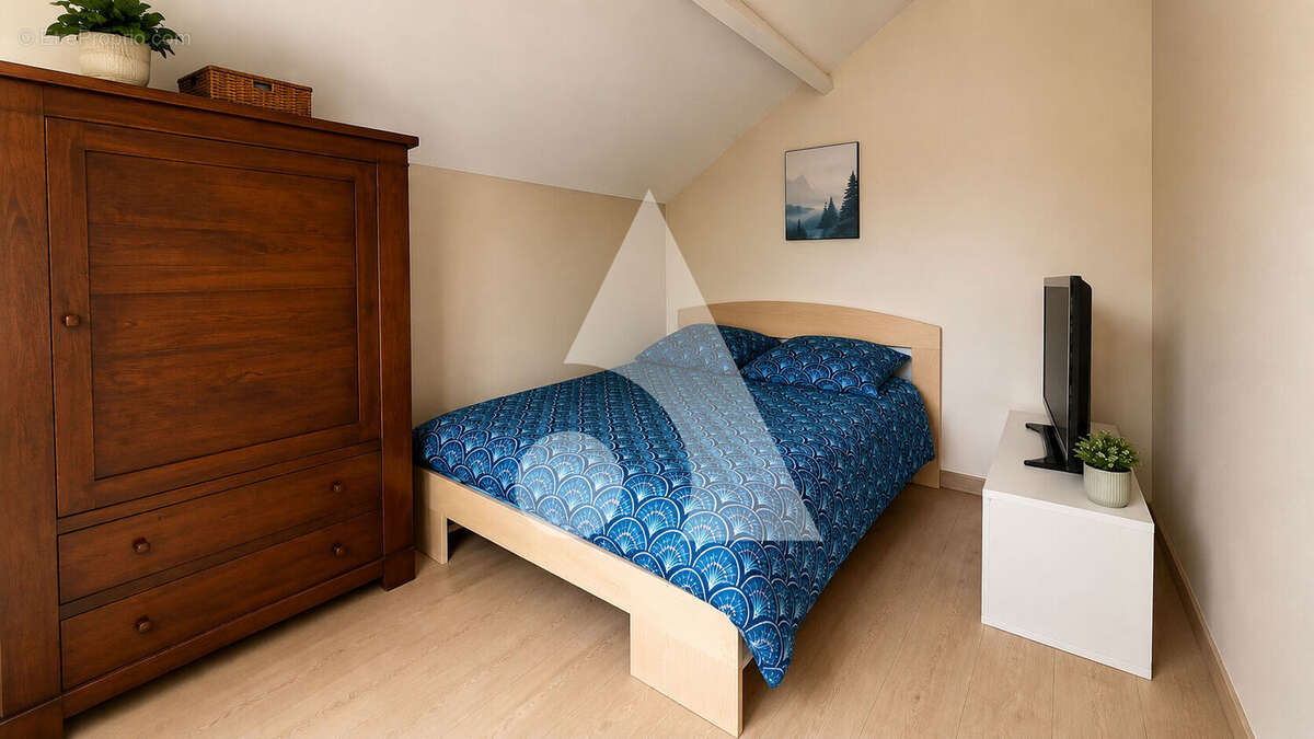 Maison à CONDE-SAINTE-LIBIAIRE