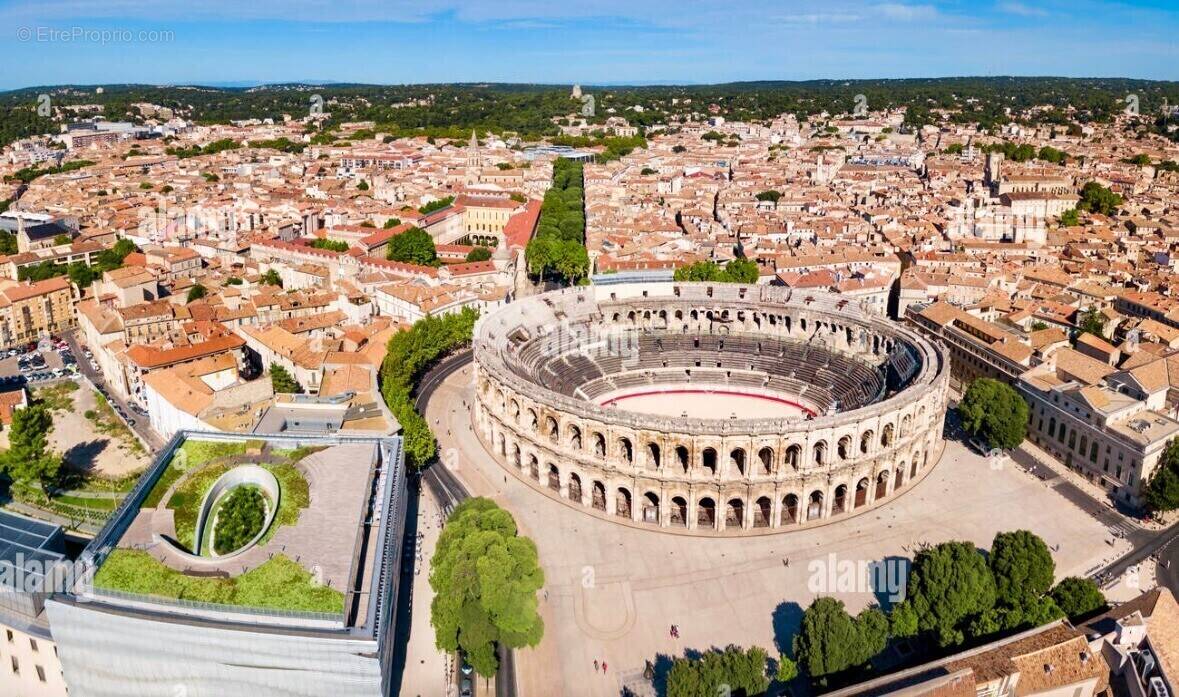 Commerce à NIMES