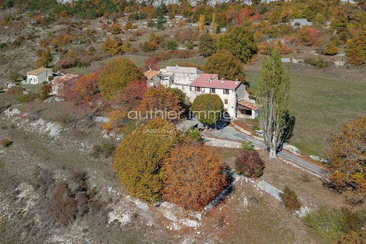 Appartement à SERANON