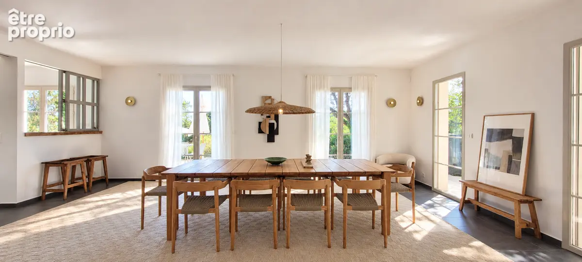 Villa type bastide  vendue meublée, Sh 192m² , terrain de 1150m² , piscine. - photo 4