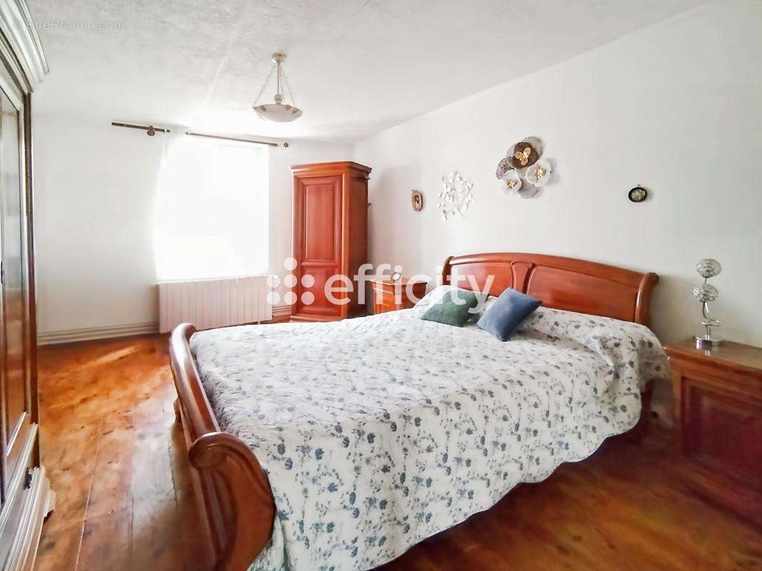 Maison à SALLES-SUR-MER