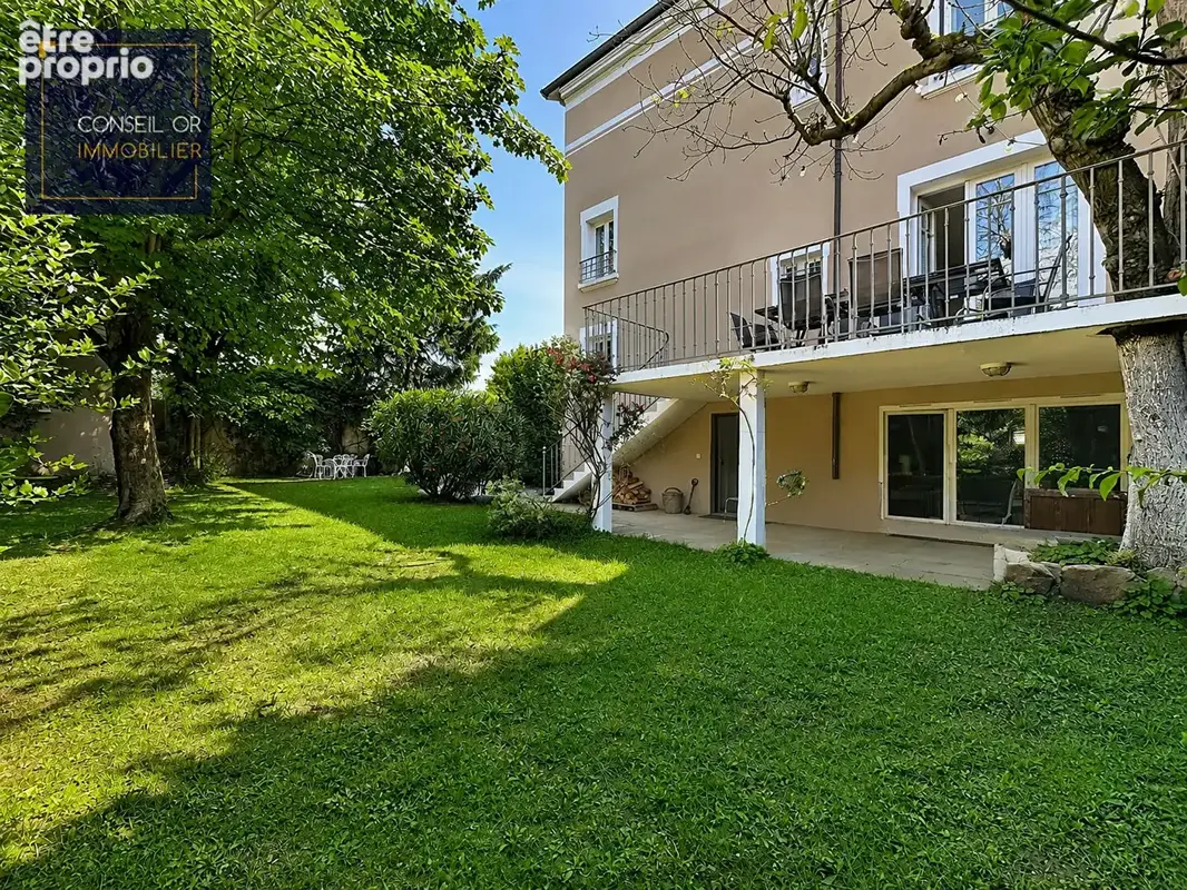 Maison Oullins Pierre Benite 7 pièce(s) 208 m2 - photo 2