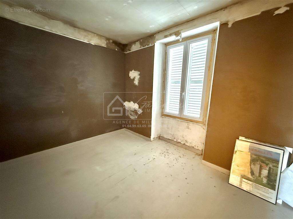 Maison à MILLY-LA-FORET