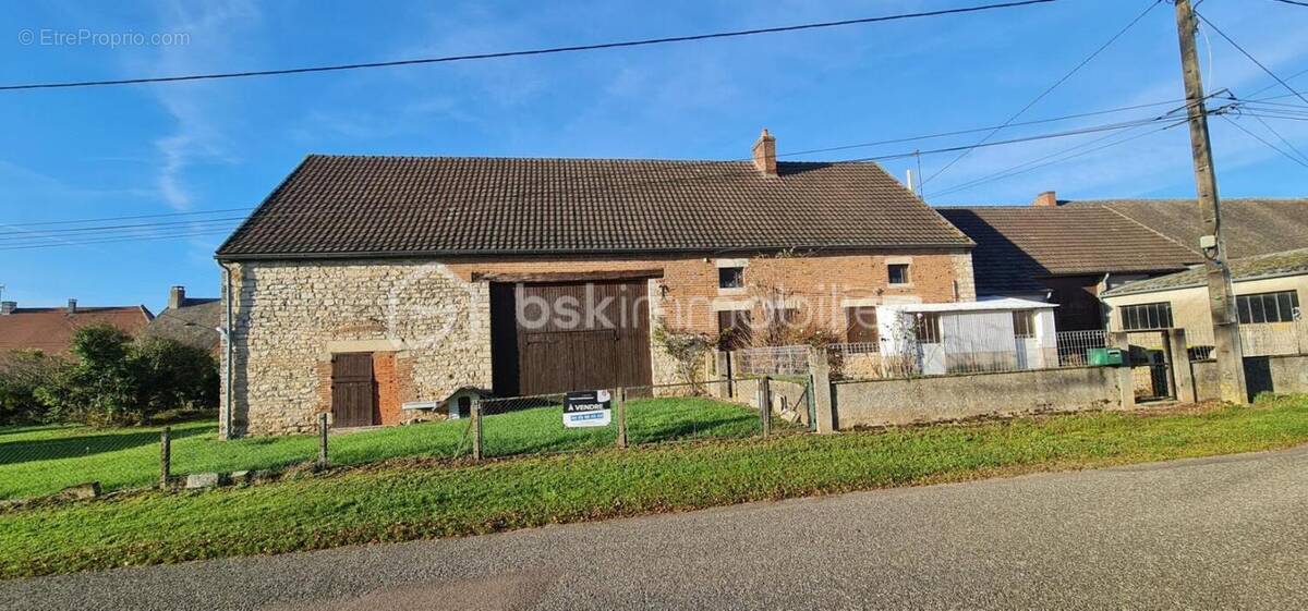 Maison à CHARNAY-LES-CHALON