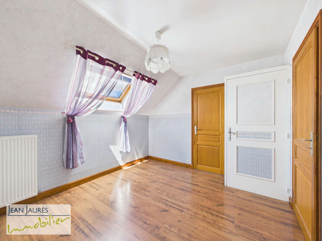 Longère 4 chambres avec dépendances et grange - photo 16