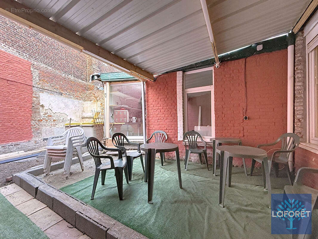 Immeuble centre-ville Denain 140 m² - photo 9