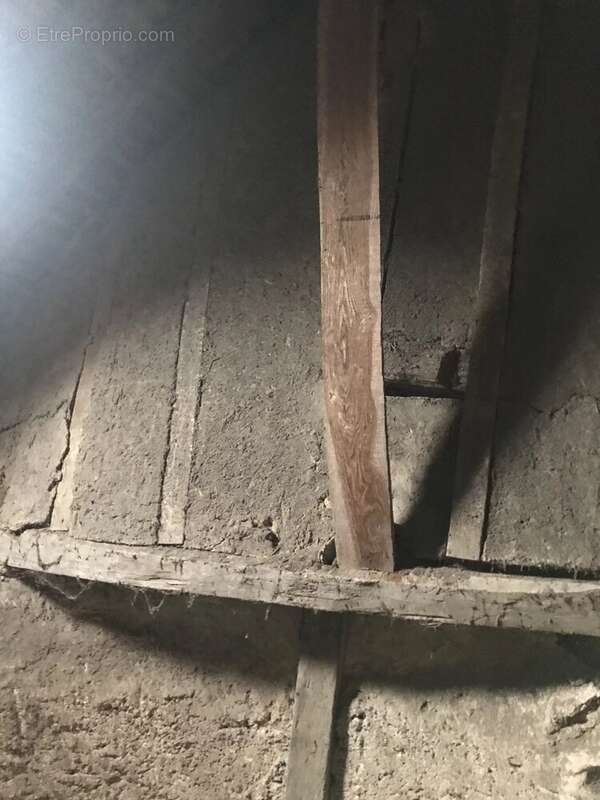 Appartement à LUSSAC-LES-EGLISES