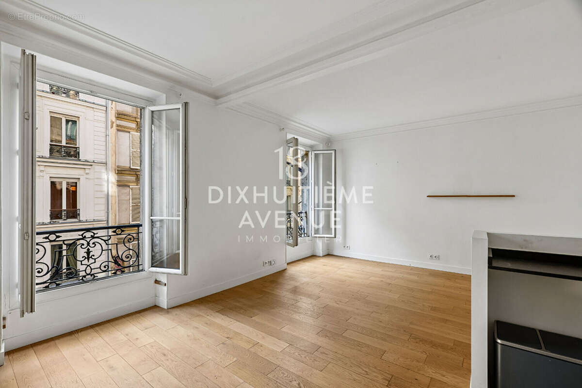 Rue de Clignancourt, 2ème étage, 3 pièces 59m² - photo 5