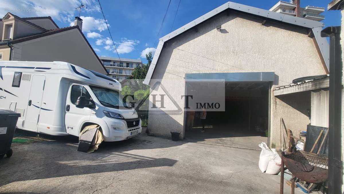 Appartement à MAISONS-ALFORT