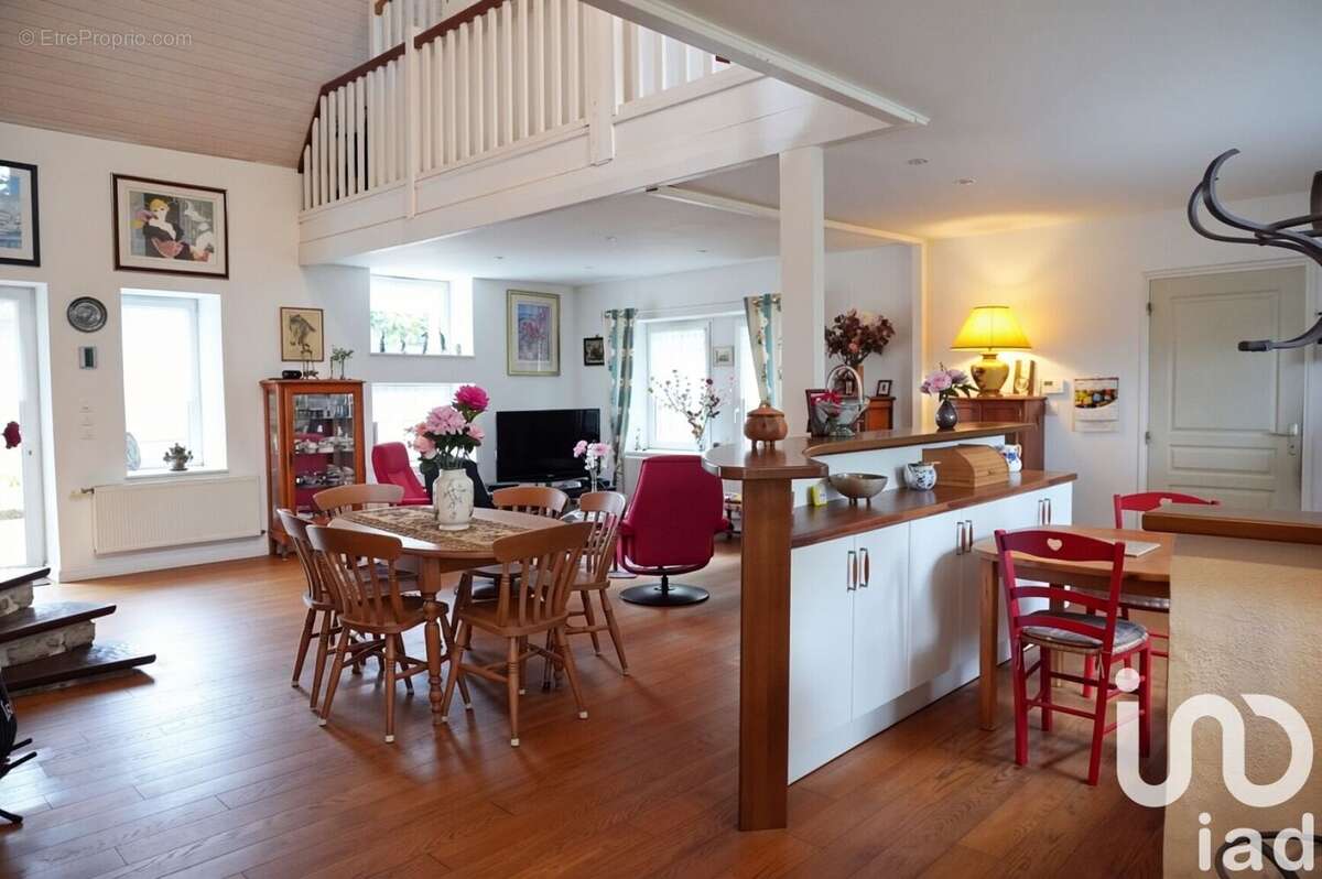 Photo 8 - Maison à PLOUNEVEZ-LOCHRIST