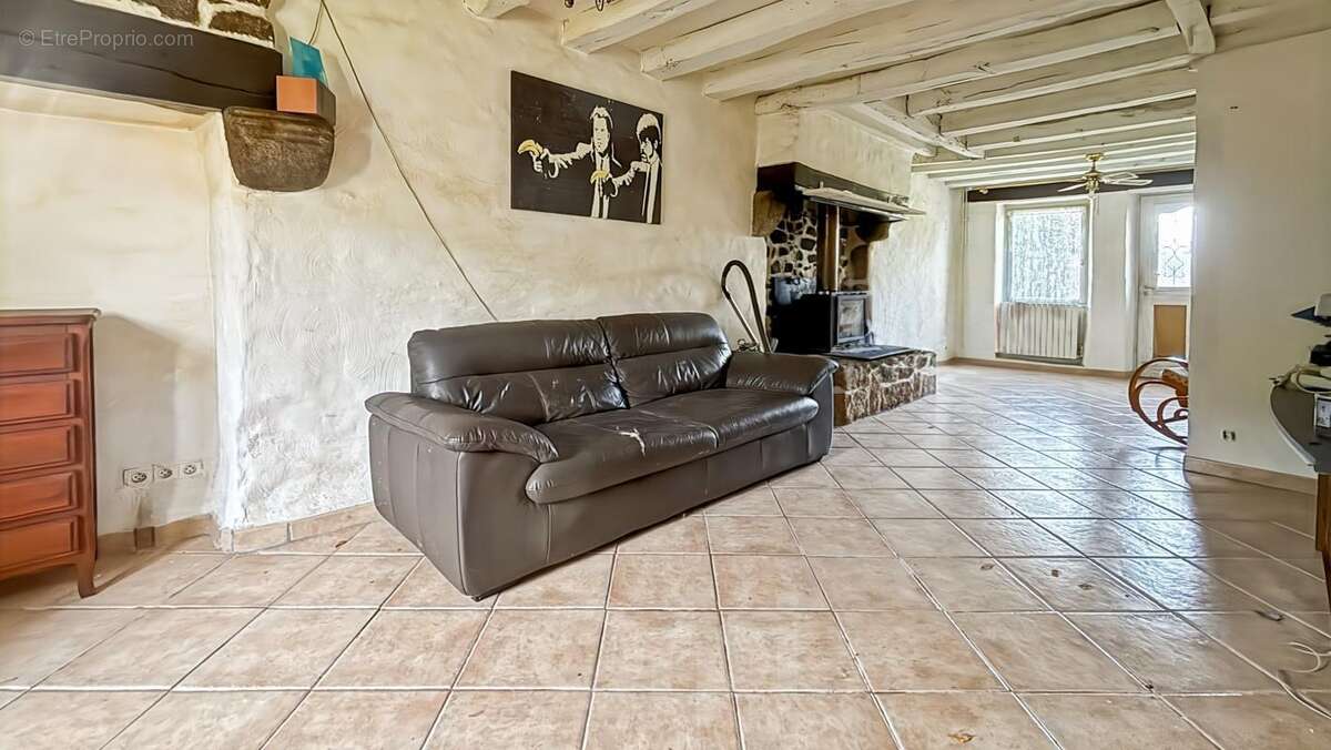 Maison à SAINT-SULPICE-LAURIERE