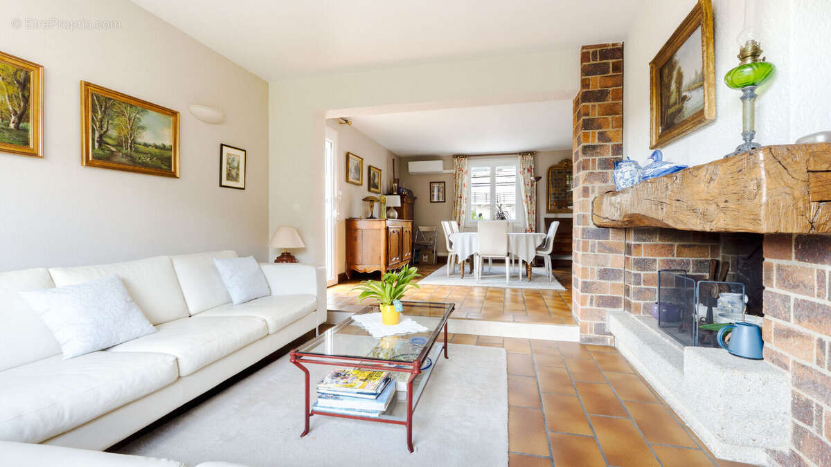 Maison à BUXEROLLES