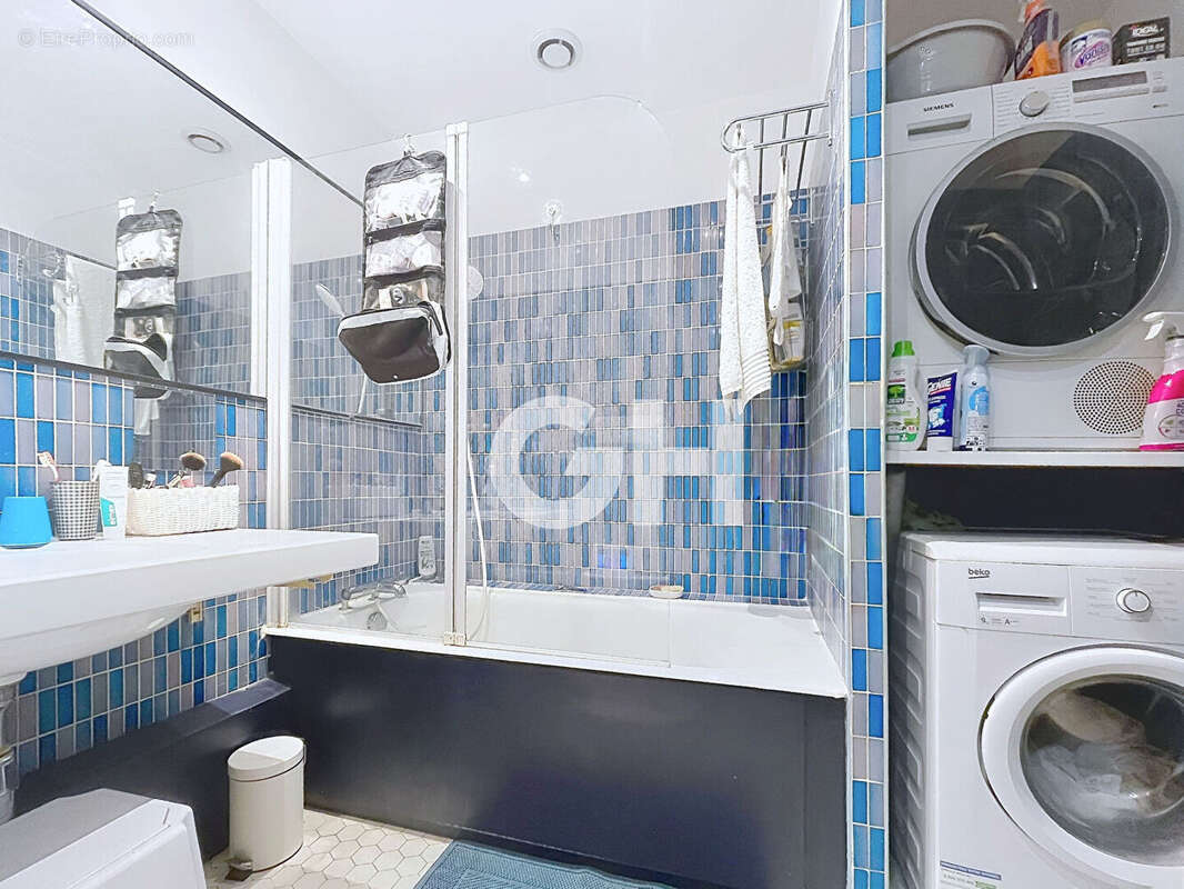 Appartement à PARIS-20E