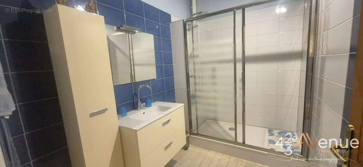 Appartement à LE CHAMBON-FEUGEROLLES