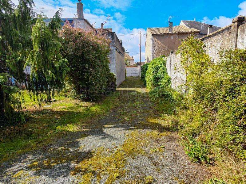 Maison à SAUZE-VAUSSAIS