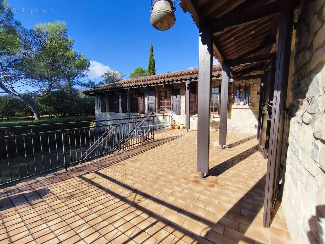 Maison à BOISSET-ET-GAUJAC