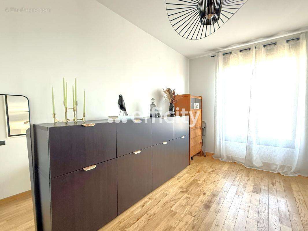 Appartement à LE PERREUX-SUR-MARNE