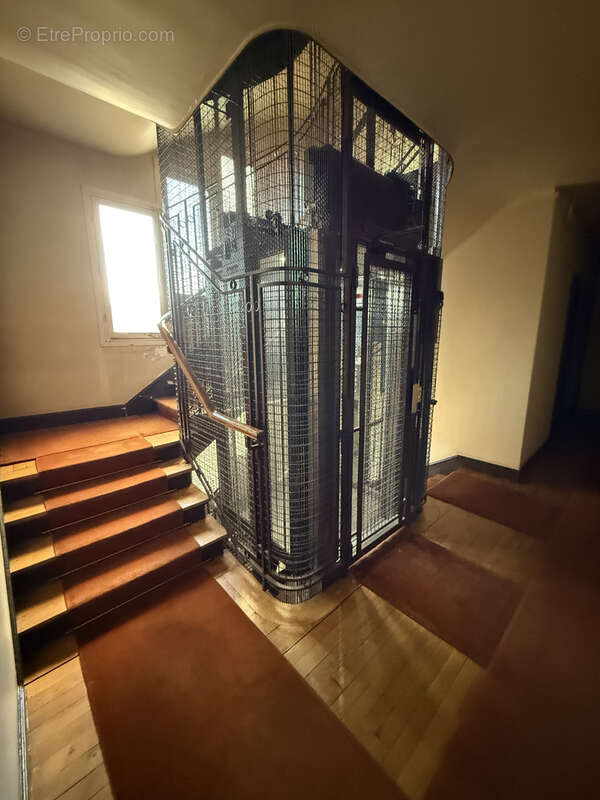 Appartement à PARIS-7E