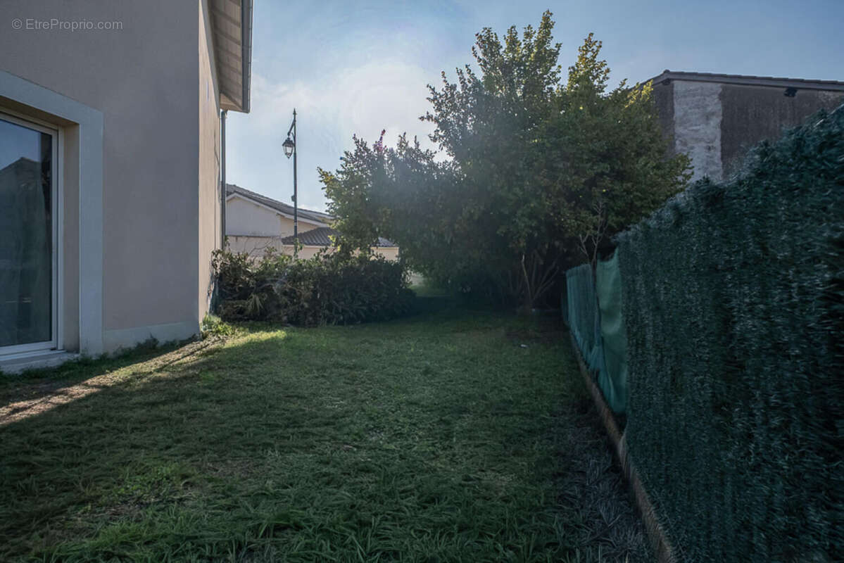 Photo 9 - Maison à SAINT-JEAN-DE-THURIGNEUX