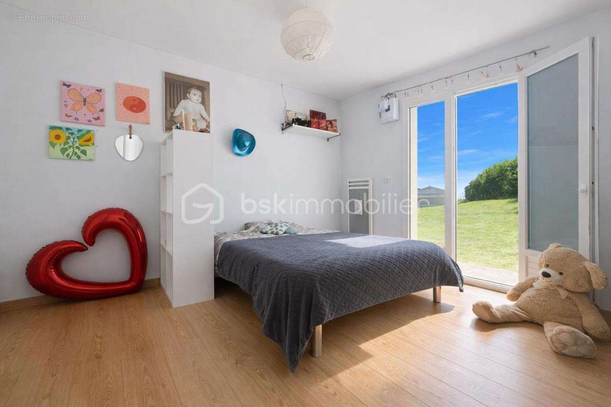 Maison à SAINT-JULIEN-SUR-VEYLE